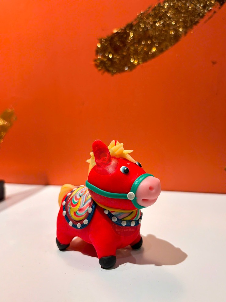 Ngựa Tò he: Nét đẹp truyền thống trong nhịp đập đương đại- Ảnh 2.