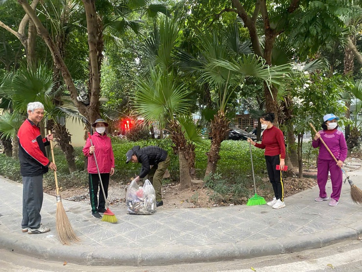 Các tổ dân phố duy trì phong trào tổng vệ sinh môi trường sáng thứ Bảy hàng tuần- Ảnh 4.