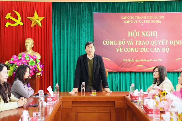 Hội nghị công bố và trao quyết định về công tác cán bộ - Ảnh 4.