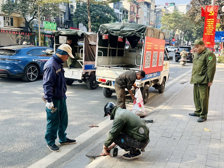 Phường Ngọc Hà tiếp tục duy trì ra quân, siết chặt kỷ cương trật tự đô thị- Ảnh 2.