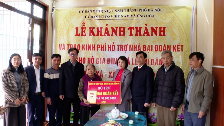  Ứng Hòa trao kinh phí hỗ trợ xây, sửa chữa nhà ở cho 8 hộ gia đình có hoàn cảnh khó khăn.- Ảnh 4.