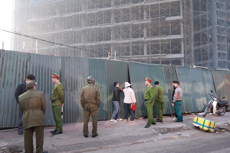 Công an xã Thiên Lộc ra quân xử lý trật tự văn minh đô thị khu vực cổng chợ Mun- Ảnh 2.