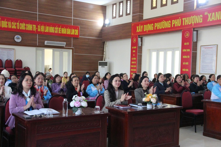 Hội LHPN Phường Phú Thượng tổ chức hội nghị quán triệt nghị quyết, ra mắt mô hình “tổ phụ nữ số” và gặp mặt cán bộ hội nhân dịp Tết nguyên đán 2026- Ảnh 1.