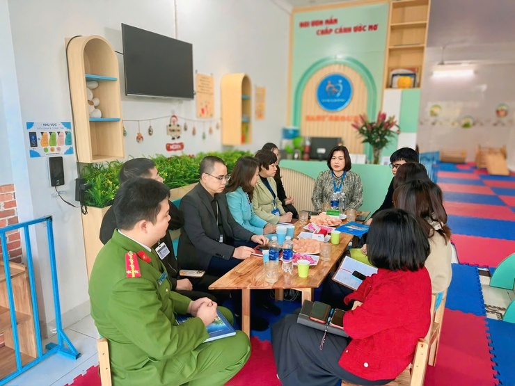 Phường Long Biên kiểm tra, thẩm định cấp phép lớp mầm non độc lập Ngôi Nhà Của Bé- Ảnh 1.