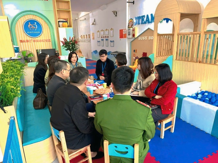 Phường Long Biên kiểm tra, thẩm định cấp phép lớp mầm non độc lập Ngôi Nhà Của Bé- Ảnh 2.