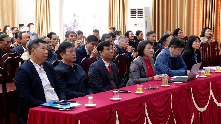 UỶ BAN MTTQ VÀ CÁC TỔ CHỨC CHÍNH TRỊ – XÃ HỘI XÃ ỨNG HÒA TỔNG KẾT THI ĐUA, KHEN THƯỞNG NĂM 2025; PHÁT ĐỘNG THI ĐUA NĂM 2026.- Ảnh 1.