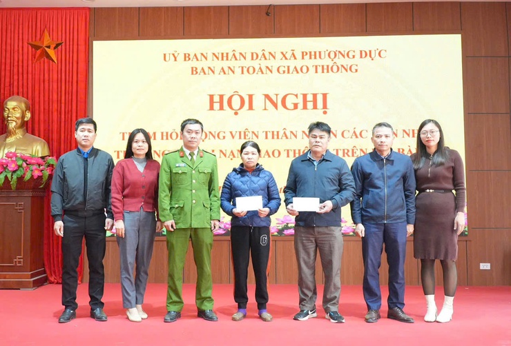 THĂM HỎI, ĐỘNG VIÊN THÂN NHÂN CÁC NẠN NHÂN TỬ VONG DO TAI NẠN GIAO THÔNG- Ảnh 1.