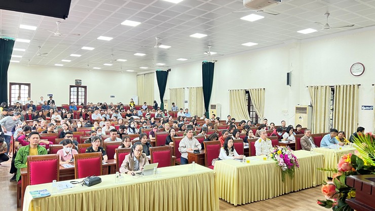 HƠN 200 HỘ SẢN XUẤT, KINH DOANH ĐƯỢC "TRANG BỊ" KIẾN THỨC VỀ AN TOÀN THỰC PHẨM TRƯỚC THỀM TẾT NGUYÊN ĐÁN 2026- Ảnh 1.