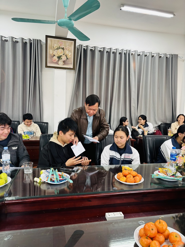 Xã Hưng Đạo gặp mặt, động viên học sinh tham dự kỳ thi Học sinh giỏi cấp Thành phố- Ảnh 4.