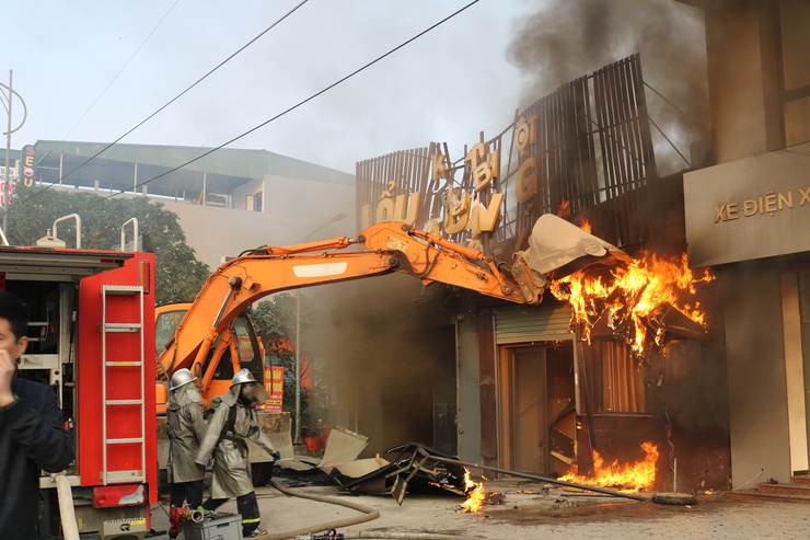 Quốc Oai kịp thời khống chế vụ cháy tại cửa hàng kinh doanh ăn uống- Ảnh 11.