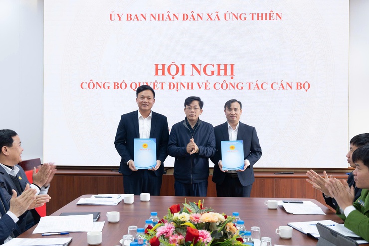 UBND xã Ứng Thiên đánh giá kết quả triển khai các kế hoạch trọng tâm, chuẩn bị tốt các điều kiện phục vụ Nhân dân đón Tết Bính Ngọ 2026- Ảnh 4.