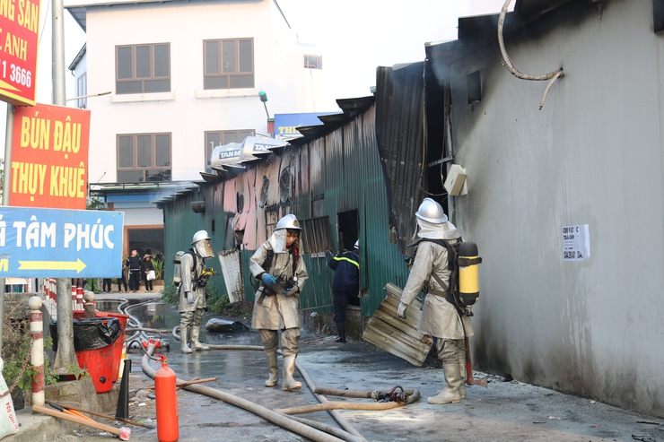 Quốc Oai kịp thời khống chế vụ cháy tại cửa hàng kinh doanh ăn uống- Ảnh 6.