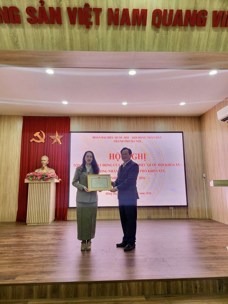 PHƯỜNG HỒNG HÀ THAM DỰ HỘI NGHỊ TỔNG KẾT HOẠT ĐỘNG CỦA ĐOÀN ĐBQH VÀ HĐND THÀNH PHỐ HÀ NỘI NHIỆM KỲ 2021–2026- Ảnh 2.