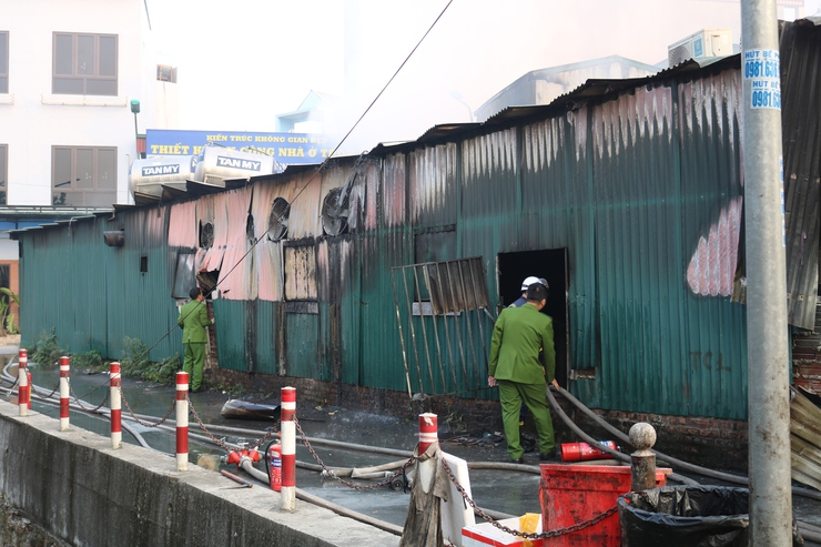 Quốc Oai kịp thời khống chế vụ cháy tại cửa hàng kinh doanh ăn uống- Ảnh 7.