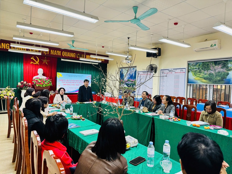 Phú Xuyên đón Đoàn kiểm định chất lượng giáo dục công nhận lại Trường Tiểu học Văn Tự đạt chuẩn quốc gia mức độ 1- Ảnh 1.