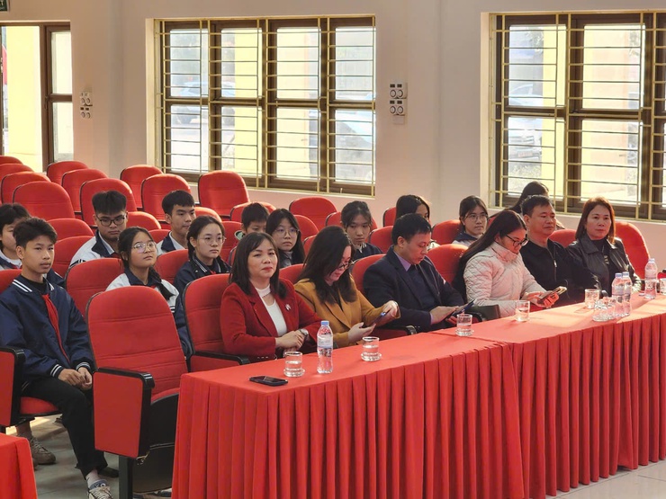 Xã Nội Bài gặp mặt đội tuyển tham dự kỳ thi học sinh giỏi khối THCS cấp thành phố năm học 2025–2026- Ảnh 2.