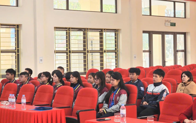 Xã Nội Bài gặp mặt đội tuyển tham dự kỳ thi học sinh giỏi khối THCS cấp thành phố năm học 2025–2026- Ảnh 3.