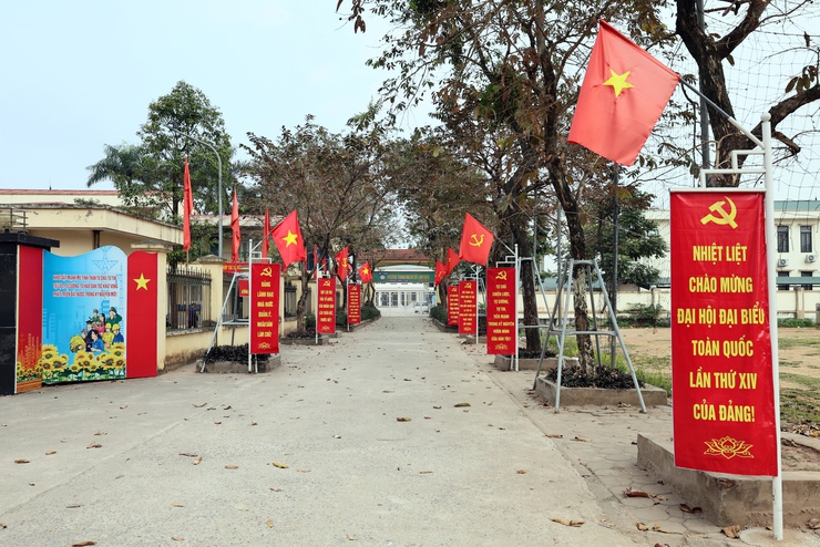 Xã Quảng Bị trang trí cổ động trực quan rực rỡ chào mừng Đại hội đại biểu toàn quốc lần thứ XIV của Đảng- Ảnh 4.
