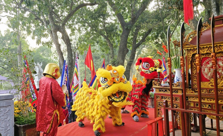 Linh thiêng Lễ hội tưởng niệm ngày Hóa Đức Thánh Huyền Thiên Hắc Đế tại Đền Núi Sưa- Ảnh 8.