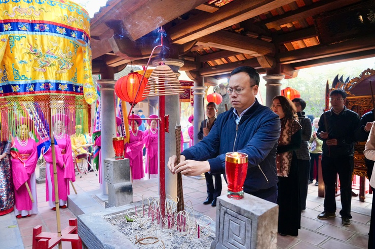 Linh thiêng Lễ hội tưởng niệm ngày Hóa Đức Thánh Huyền Thiên Hắc Đế tại Đền Núi Sưa- Ảnh 14.
