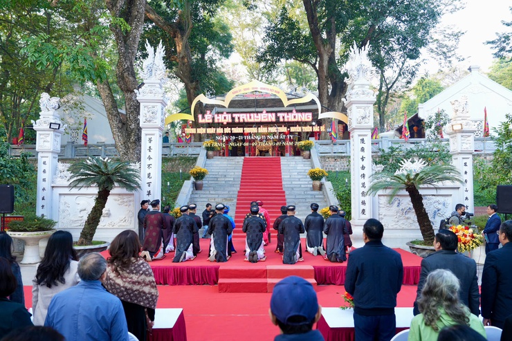 Linh thiêng Lễ hội tưởng niệm ngày Hóa Đức Thánh Huyền Thiên Hắc Đế tại Đền Núi Sưa- Ảnh 6.