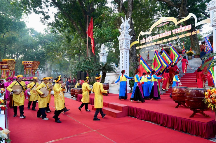 Linh thiêng Lễ hội tưởng niệm ngày Hóa Đức Thánh Huyền Thiên Hắc Đế tại Đền Núi Sưa- Ảnh 17.
