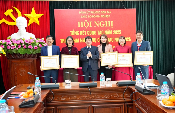 ĐẢNG ỦY DOANH NGHIỆP PHƯỜNG SƠN TÂY TỔNG KẾT CÔNG TÁC NĂM 2025- Ảnh 1.