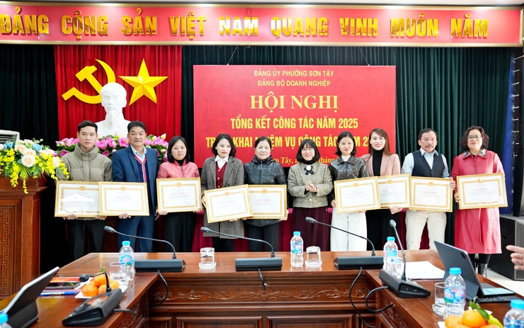 ĐẢNG ỦY DOANH NGHIỆP PHƯỜNG SƠN TÂY TỔNG KẾT CÔNG TÁC NĂM 2025- Ảnh 2.