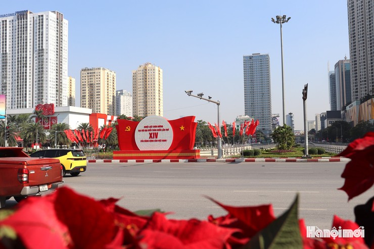 Những hình ảnh Hà Nội tưng bừng  sẵn sàng cho Đại hội XIV của Đảng- Ảnh 4.