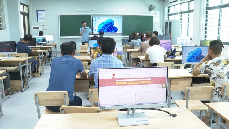 Phú Xuyên đạt nhiều kết quả toàn diện trên cả chính quyền số, kinh tế số và xã hội số năm 2025- Ảnh 4.