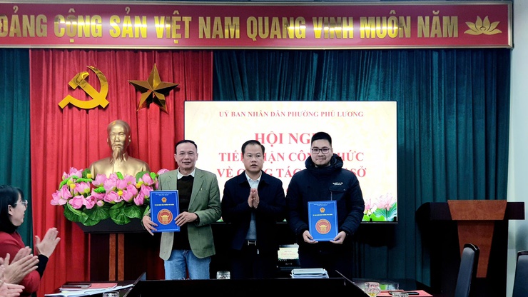 UBND phường Phú Lương tổ chức hội nghị tiếp nhận công chức về công tác tại Phường- Ảnh 2.