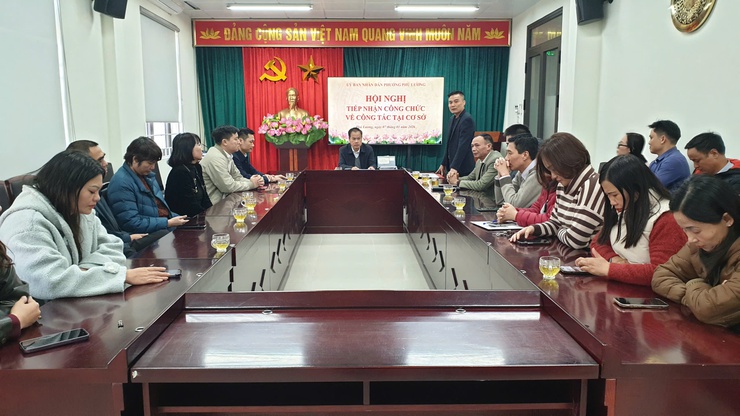 UBND phường Phú Lương tổ chức hội nghị tiếp nhận công chức về công tác tại Phường- Ảnh 1.