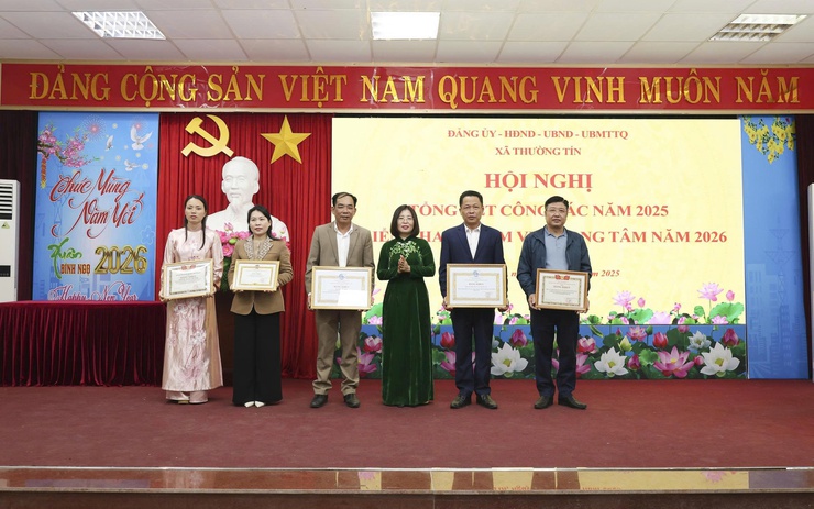 Dấu ấn phong trào thi đua khen thưởng năm 2025 trên địa bàn xã Thường Tín- Ảnh 2.