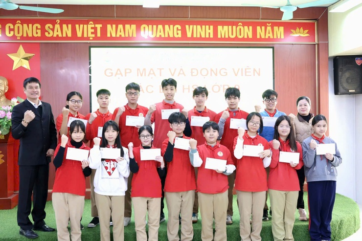 Các trường THCS xã Nam Phù gặp mặt, tiếp sức đội tuyển học sinh giỏi dự thi cấp Thành phố- Ảnh 1.