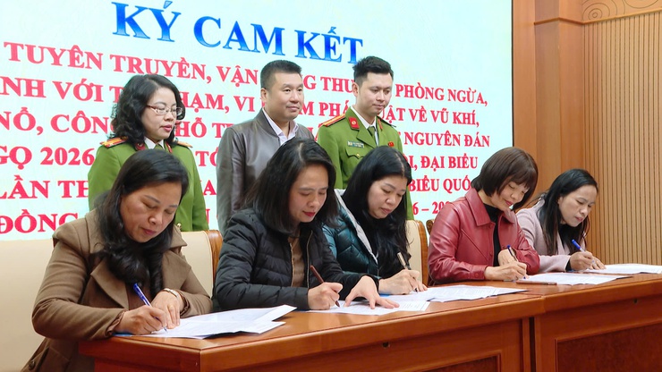 UBND – Công an xã Thanh Trì tổ chức Hội nghị cao điểm tuyên truyền, vận động thu hồi vũ khí, vật liệu nổ, công cụ hỗ trợ và pháo dịp Tết Nguyên đán Bính Ngọ 2026- Ảnh 5.