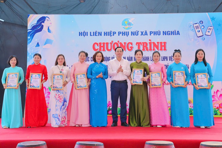 Phú Nghĩa ra mắt các mô hình phụ nữ số, thúc đẩy thanh toán không dùng tiền mặt - Ảnh 9.