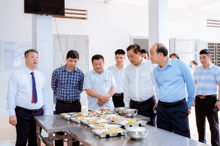 Ra mắt mô hình “Tổ hợp chăm sóc và phục hồi chức năng cho người tâm thần” tại xã Quảng Oai - Ảnh 4.