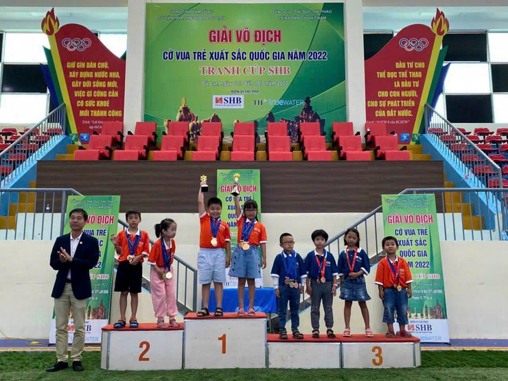 Từ những quân cờ nhỏ đến ước mơ lớn của cô học trò lớp 5A2 trường Tiểu học Tân Mai
- Ảnh 1.