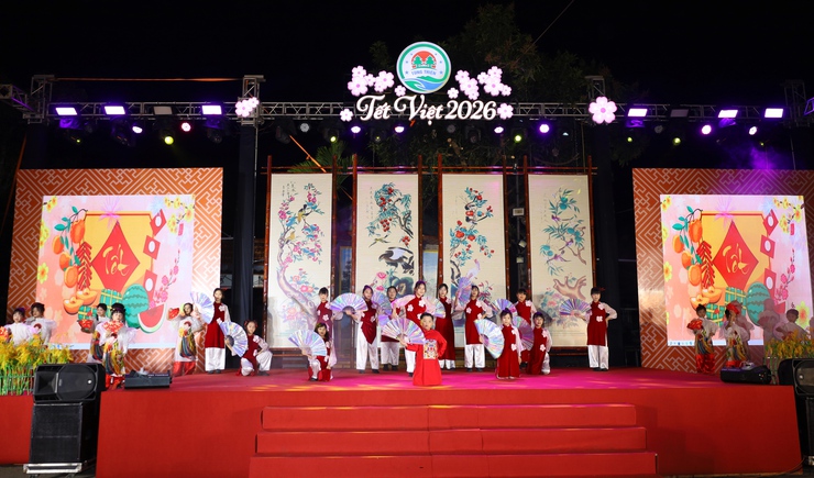 Ấm áp chương trình Tết Việt phường Tùng Thiện - chào xuân Bính Ngọ 2026- Ảnh 22.