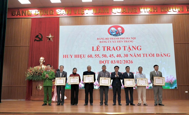 Đảng ủy xã Tiến Thắng kỷ niệm 96 năm ngày thành lập Đảng và trao tặng huy hiệu Đảng đợt 03/02/2026- Ảnh 7.