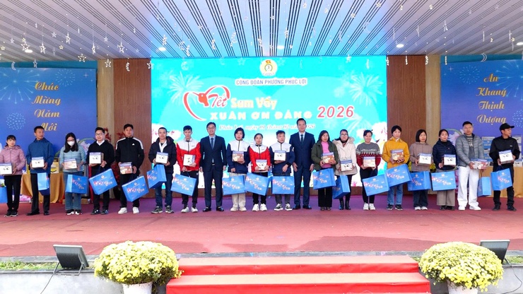 Công đoàn phường Phúc Lợi tổ chức Chương trình “Tết sum vầy – Xuân ơn Đảng” năm 2026”: Lan tỏa yêu thương, gắn kết đoàn viên- Ảnh 4.