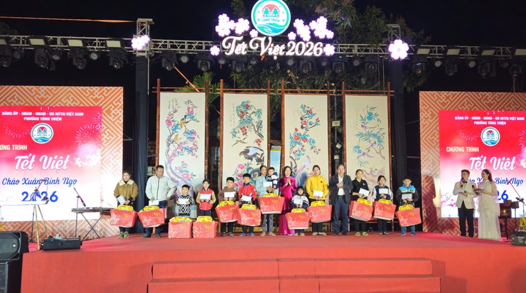 Ấm áp chương trình Tết Việt phường Tùng Thiện - chào xuân Bính Ngọ 2026- Ảnh 5.