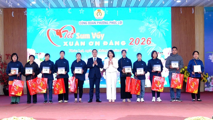 Công đoàn phường Phúc Lợi tổ chức Chương trình “Tết sum vầy – Xuân ơn Đảng” năm 2026”: Lan tỏa yêu thương, gắn kết đoàn viên- Ảnh 5.
