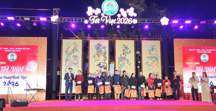 Ấm áp chương trình Tết Việt phường Tùng Thiện - chào xuân Bính Ngọ 2026- Ảnh 6.