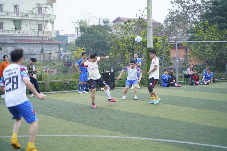 Sôi nổi Giải bóng đá cán bộ, công chức, viên chức và người lao động xã Chuyên Mỹ năm 2026- Ảnh 20.