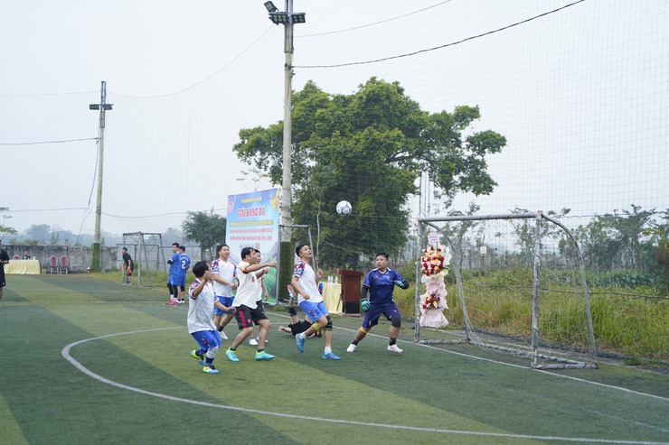 Sôi nổi Giải bóng đá cán bộ, công chức, viên chức và người lao động xã Chuyên Mỹ năm 2026- Ảnh 18.