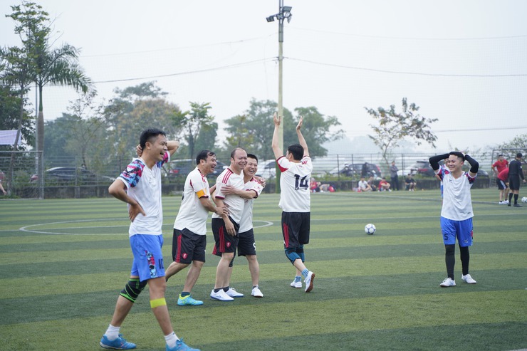 Sôi nổi Giải bóng đá cán bộ, công chức, viên chức và người lao động xã Chuyên Mỹ năm 2026- Ảnh 16.