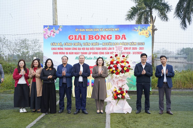 Sôi nổi Giải bóng đá cán bộ, công chức, viên chức và người lao động xã Chuyên Mỹ năm 2026- Ảnh 1.