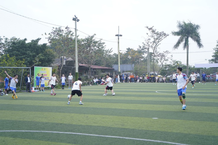 Sôi nổi Giải bóng đá cán bộ, công chức, viên chức và người lao động xã Chuyên Mỹ năm 2026- Ảnh 12.