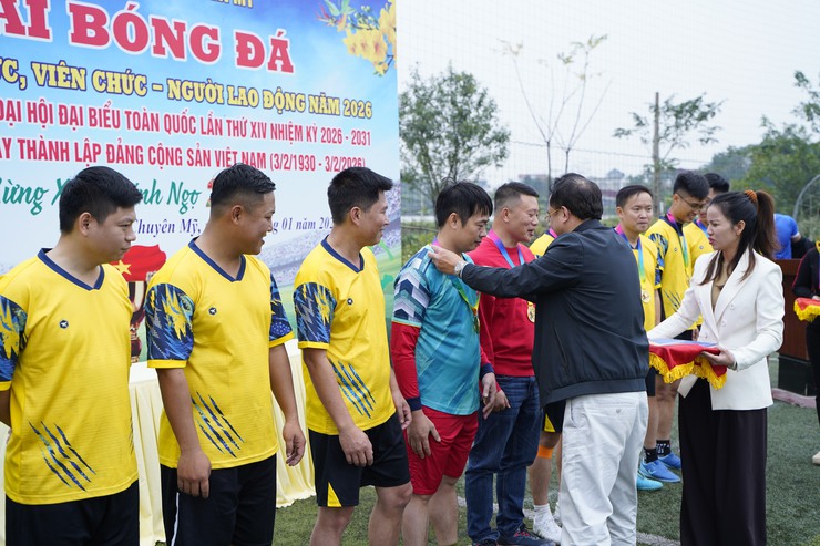 Thành công rực rõ Giải bóng đá cán bộ, công chức, viên chức và người lao động xã Chuyên Mỹ năm 2026- Ảnh 2.